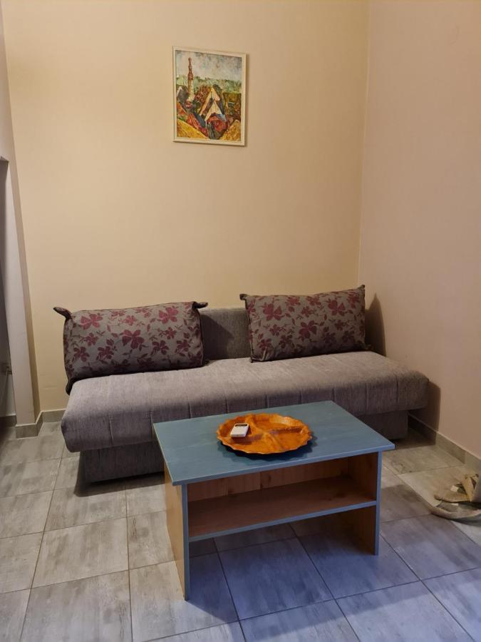 Hibiscus Konukevi Budva